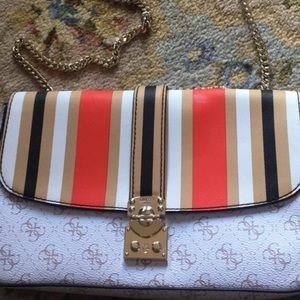 Multi patterned guess purse